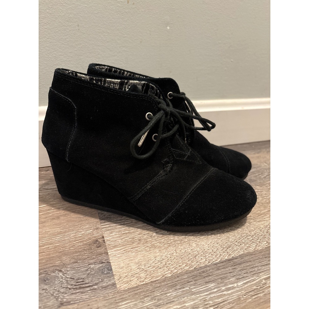 TOMS Desert Wedge Black Suede Lace Up Ankle Booties 8.5W